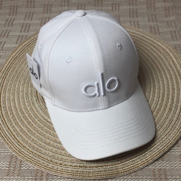 NWT ALO Yoga Off-Duty Cap